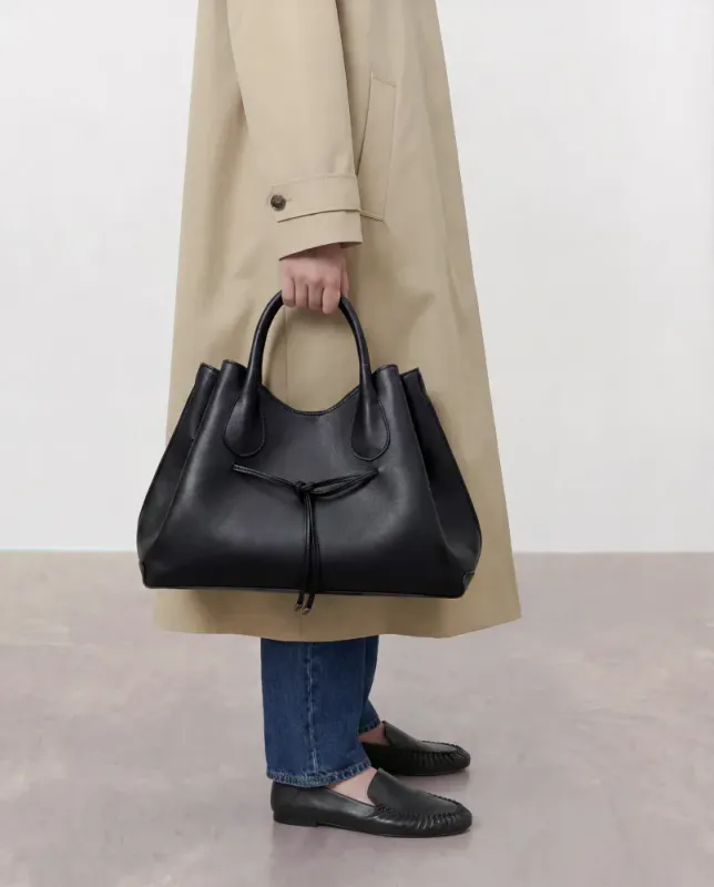 Maris Tote Bag Leather Black Flattered