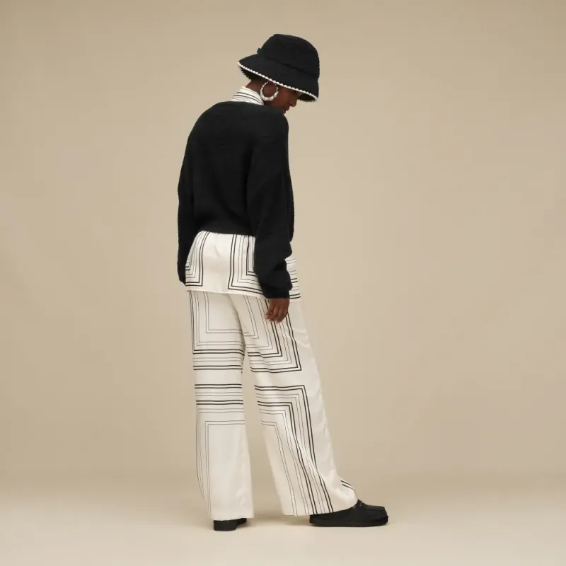 W UGGfluff Scalloped Hat Black UGG