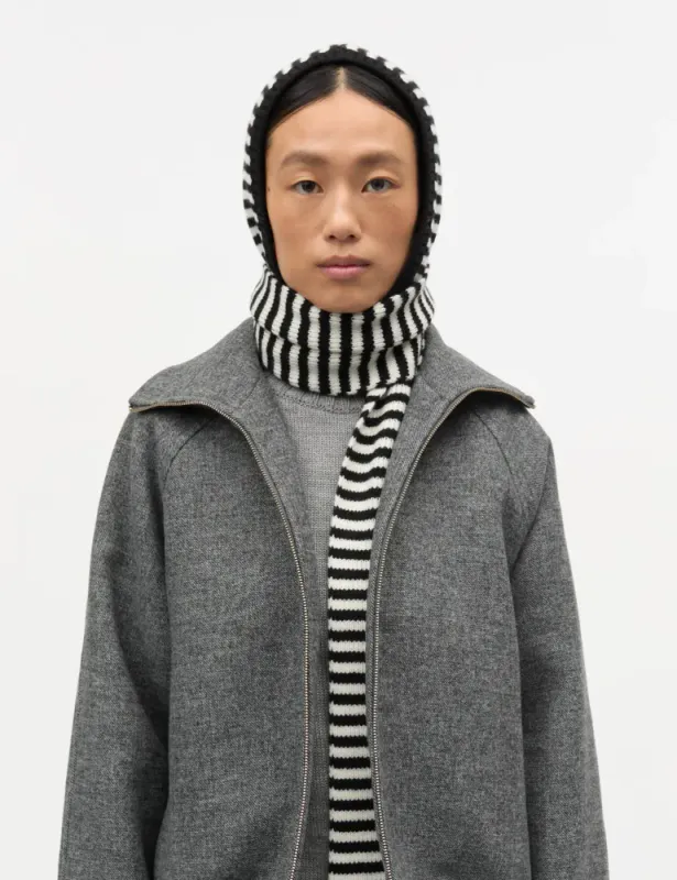 One Wool Freja  Hooded Scarf Black/Vanilla Ice Mads Nørgaard